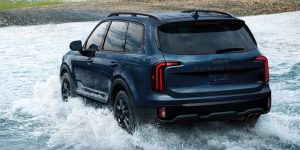 2025 Kia Telluride Driving Through Water