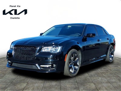 2023 Chrysler 300 Touring L