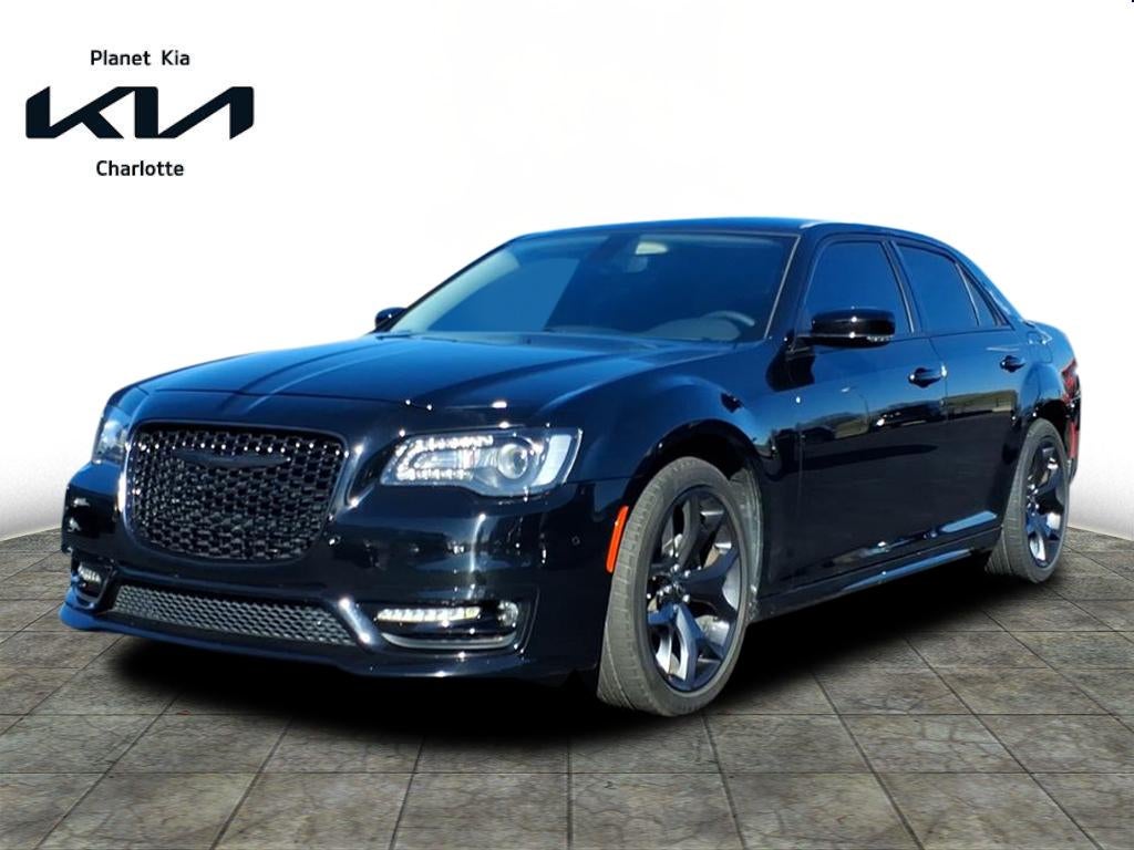 2023 Chrysler 300 Touring L