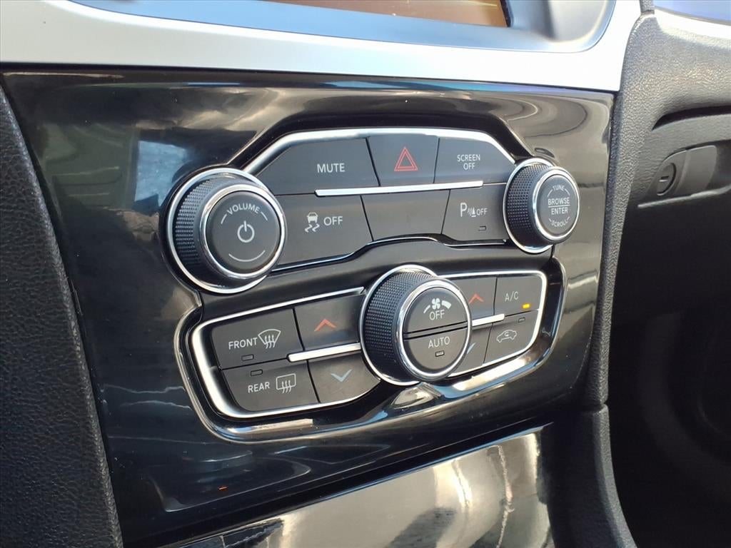 2023 Chrysler 300 Touring L