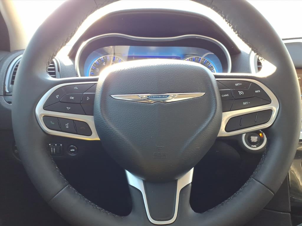 2023 Chrysler 300 Touring L