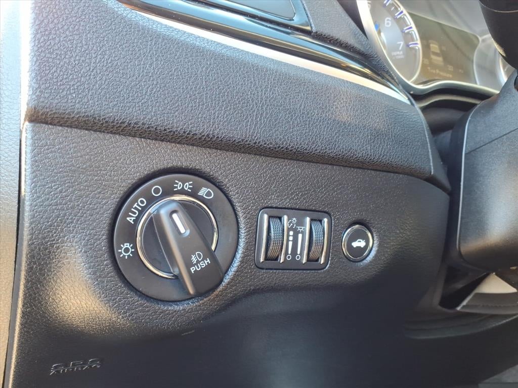 2023 Chrysler 300 Touring L