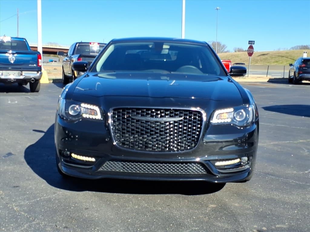 2023 Chrysler 300 Touring L