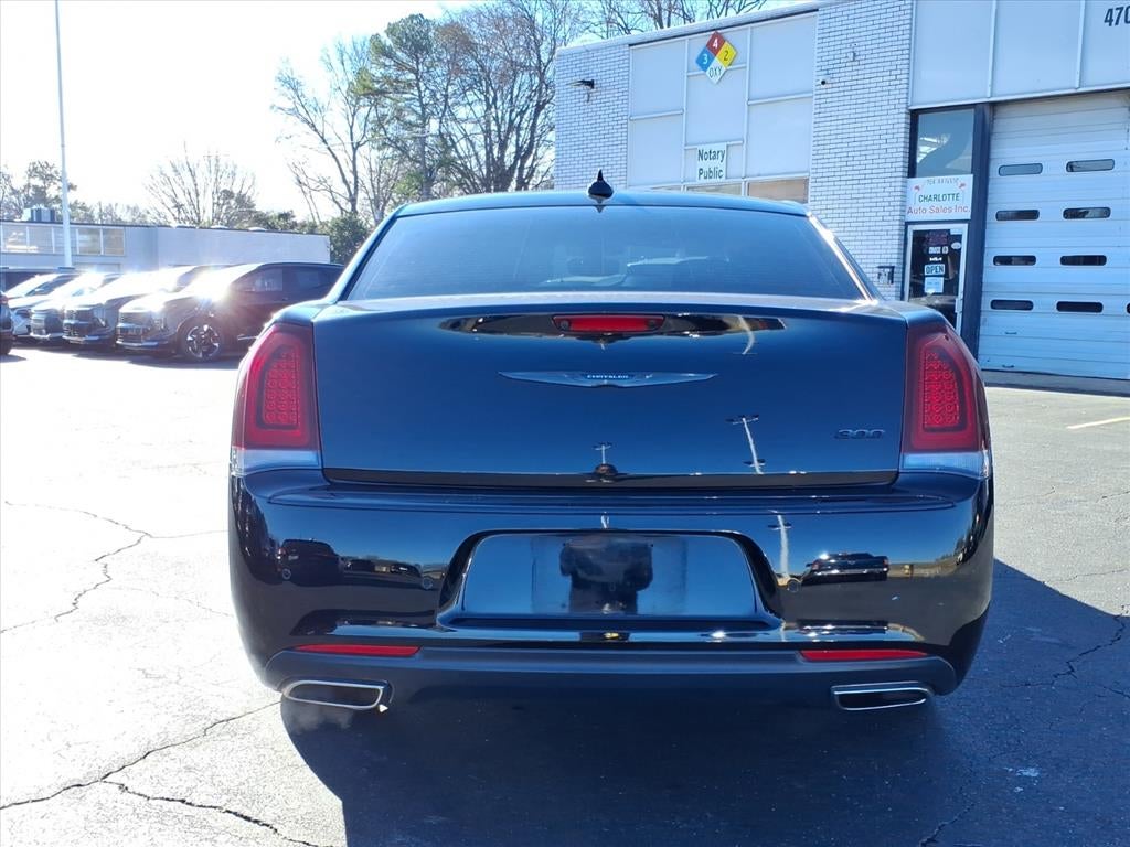 2023 Chrysler 300 Touring L