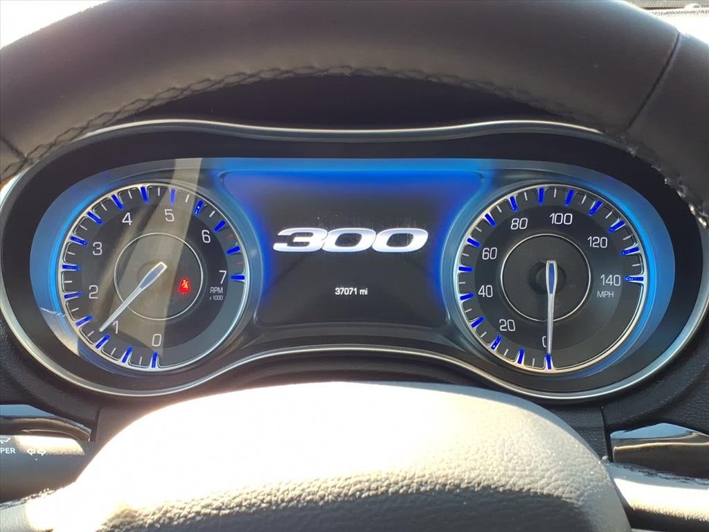 2023 Chrysler 300 Touring L