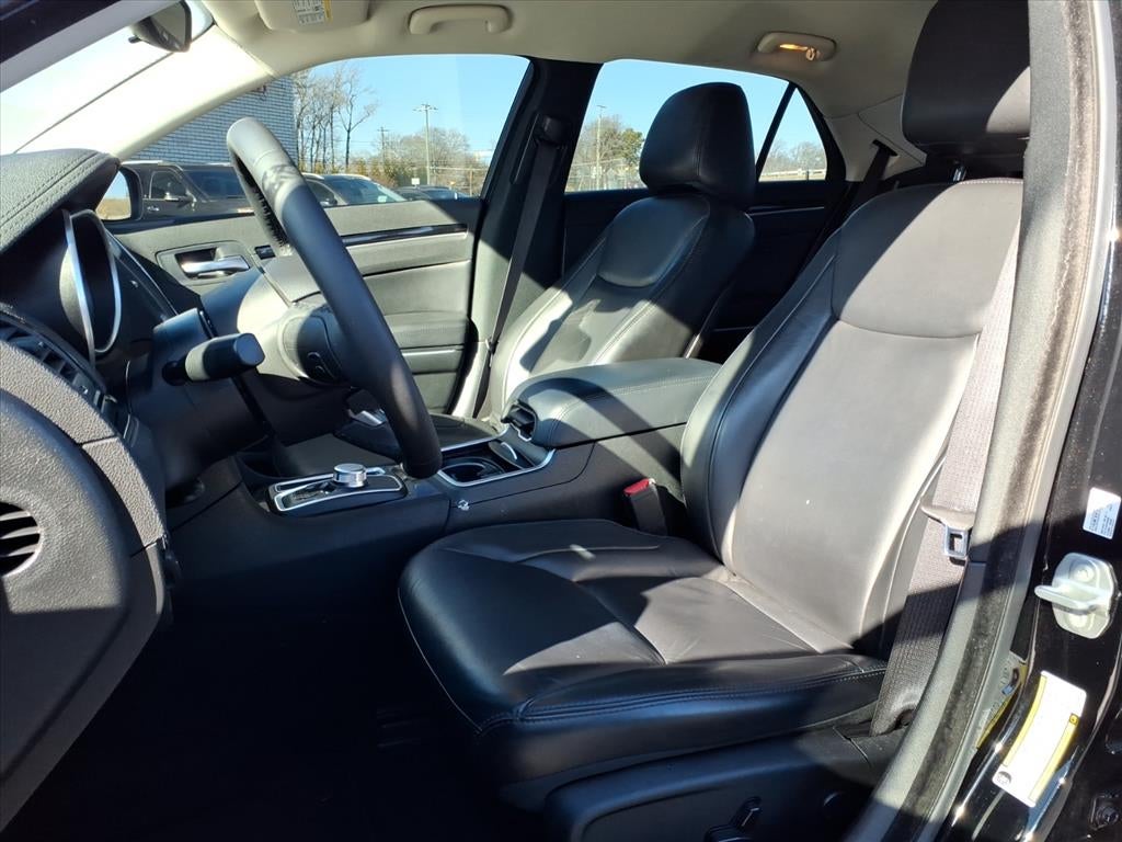 2023 Chrysler 300 Touring L