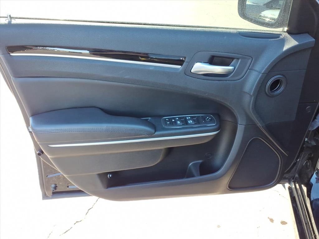 2023 Chrysler 300 Touring L