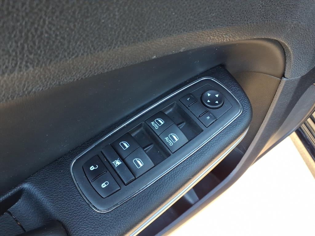 2023 Chrysler 300 Touring L