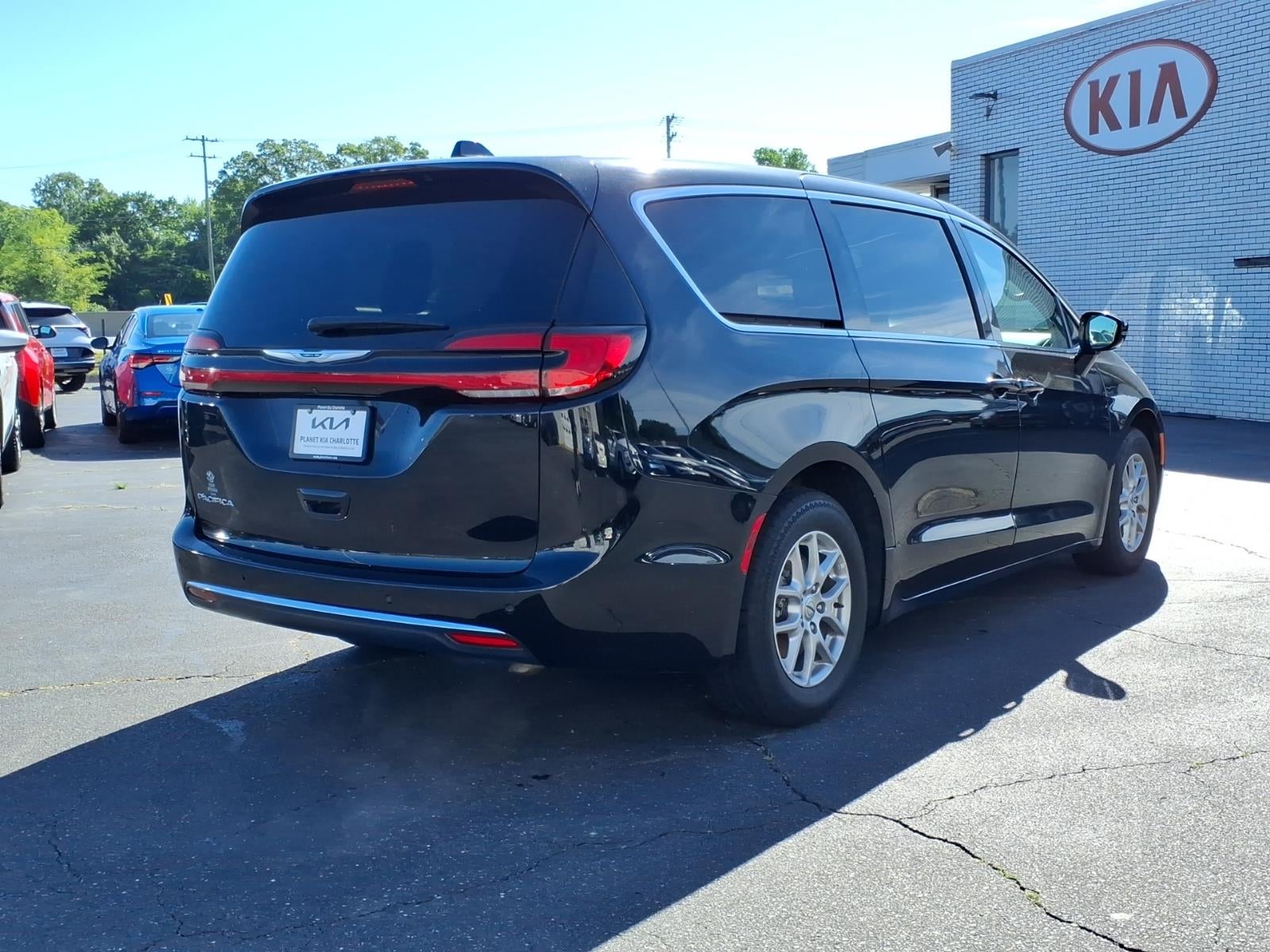 2024 Chrysler Pacifica Touring L
