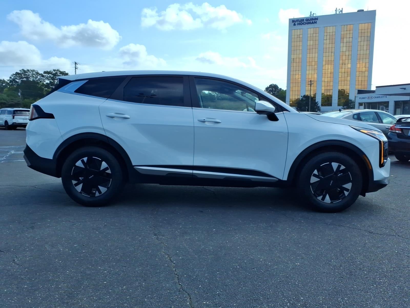 2027 Kia Sportage Hybrid LX