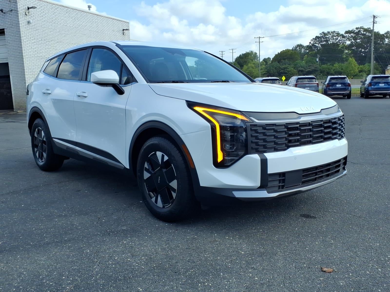 2027 Kia Sportage Hybrid LX