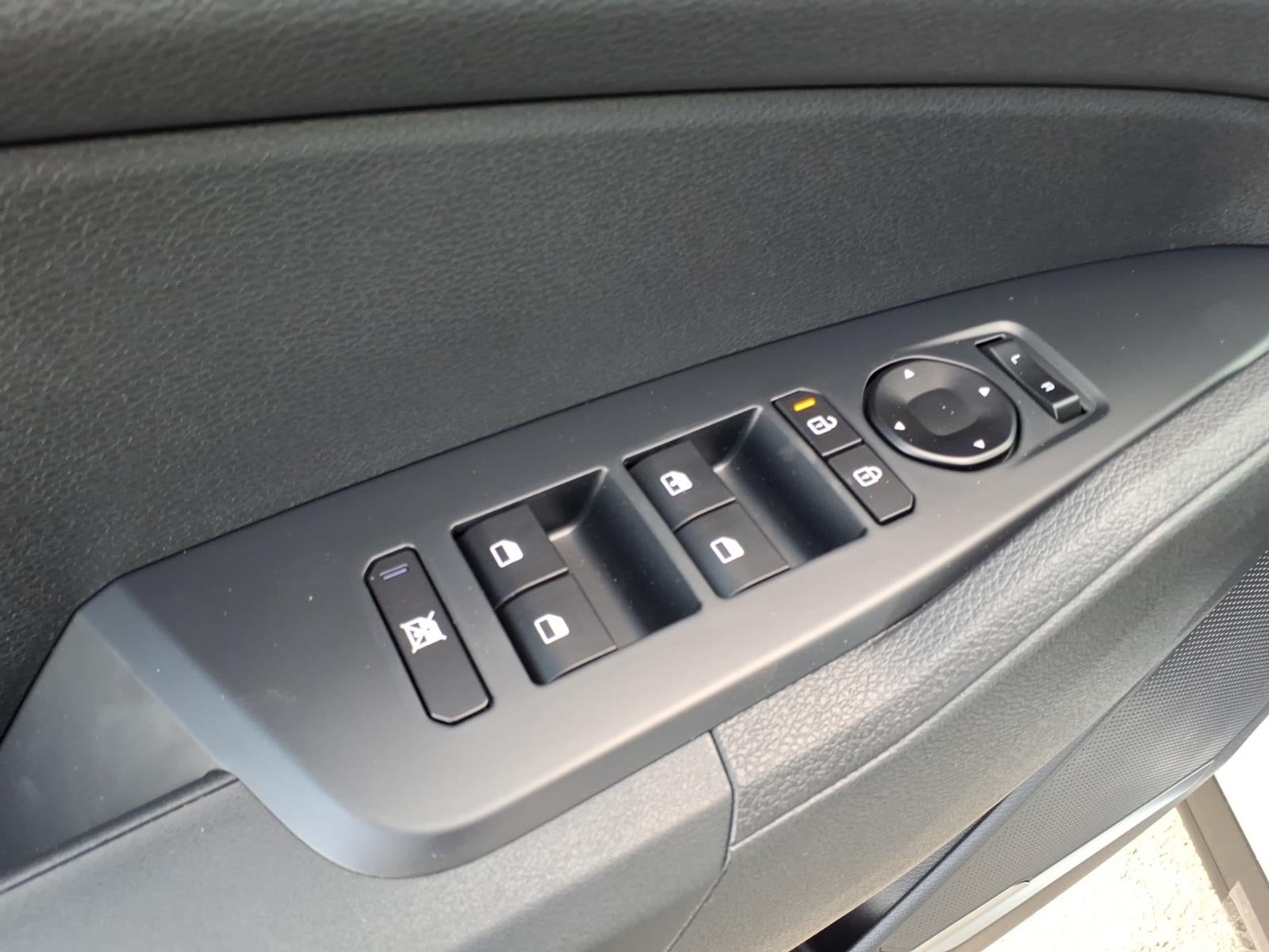 2027 Kia Sportage Hybrid LX