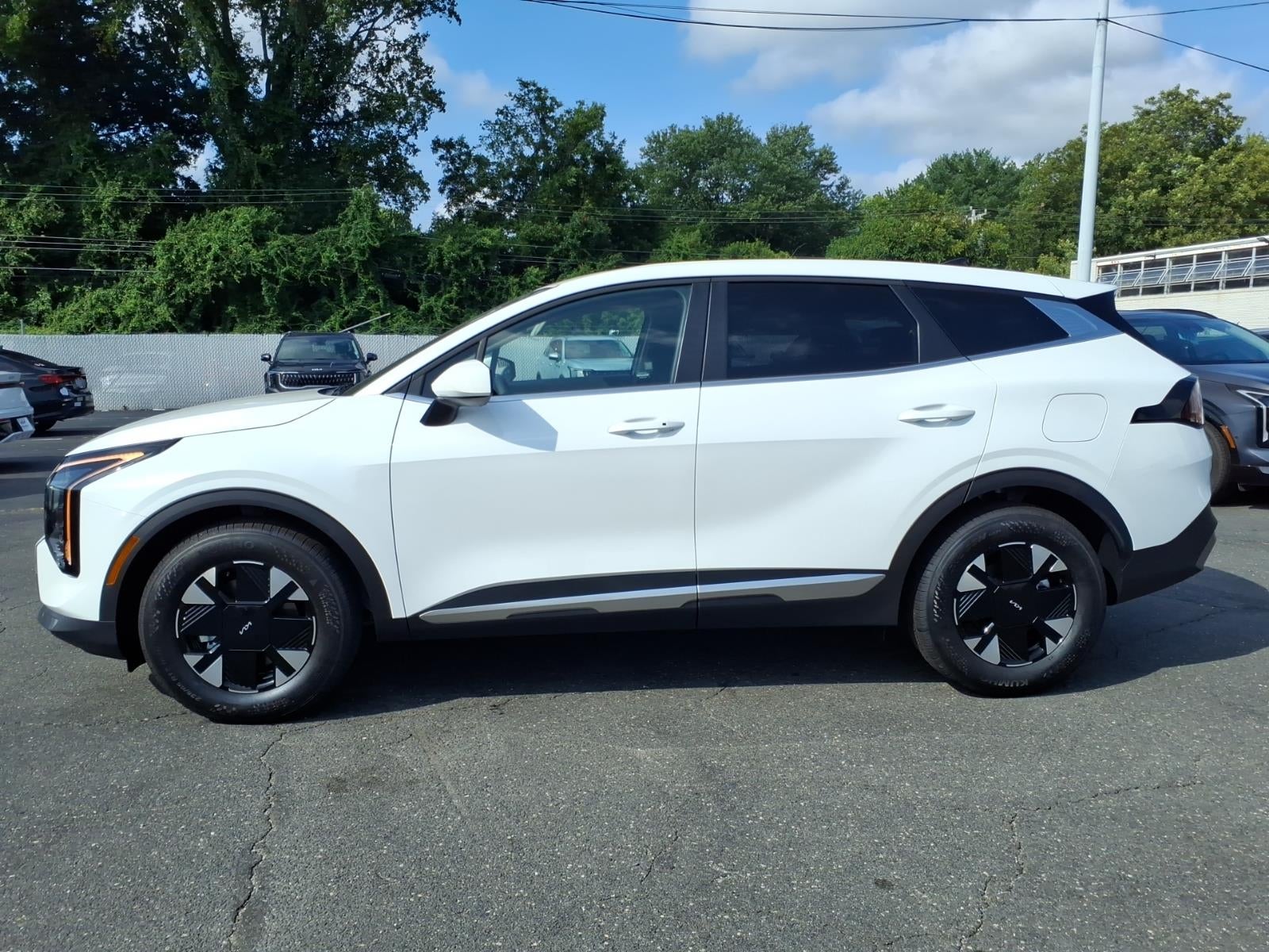 2027 Kia Sportage Hybrid LX