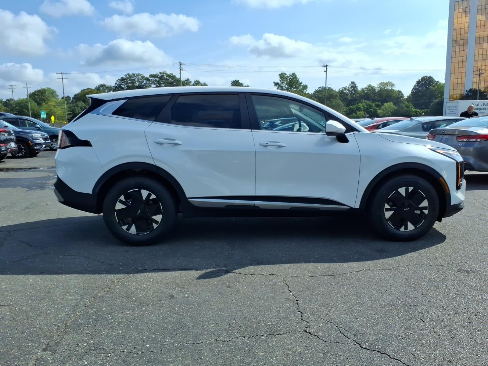 2027 Kia Sportage Hybrid LX