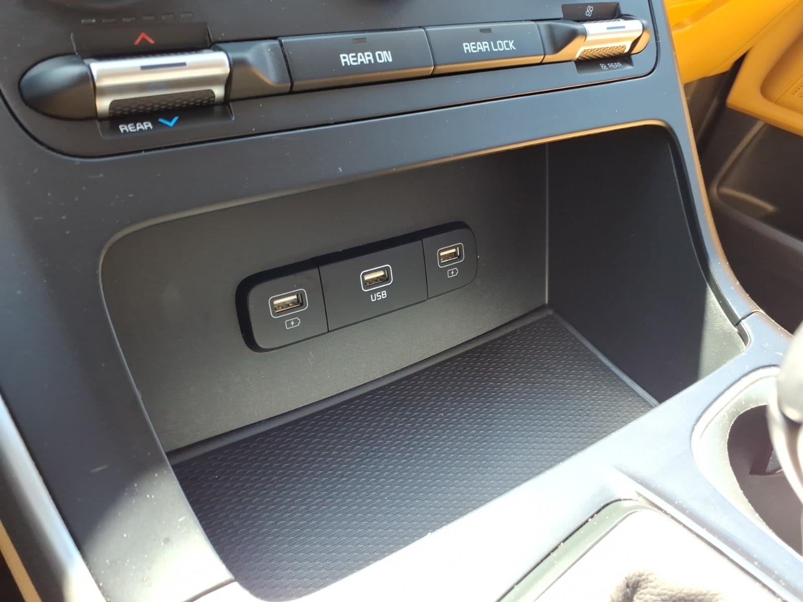 2023 Kia Carnival LX Seat Package