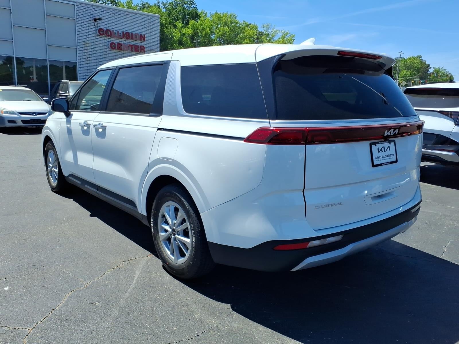 2023 Kia Carnival LX Seat Package