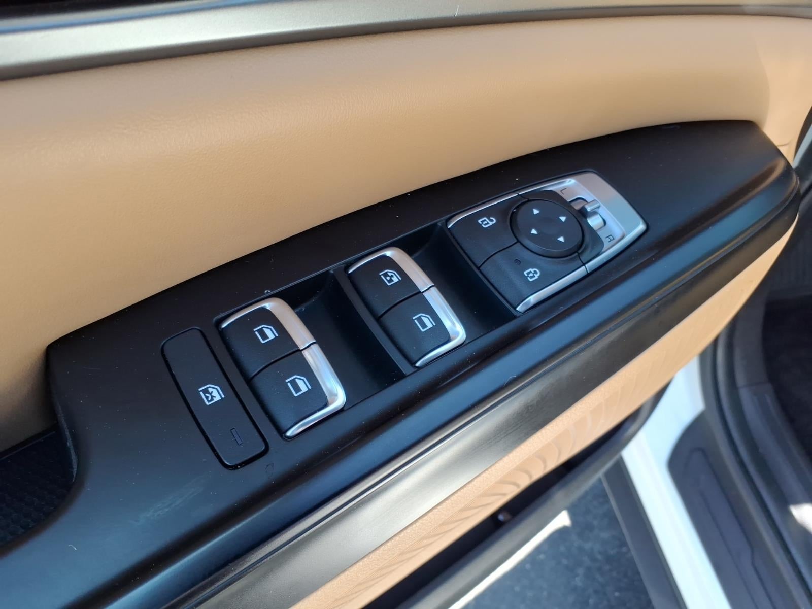 2023 Kia Carnival LX Seat Package