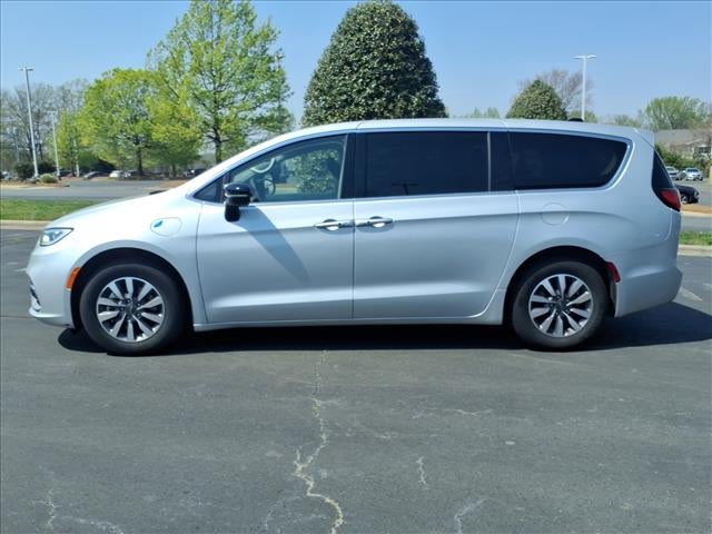 2024 Chrysler Pacifica Hybrid Select