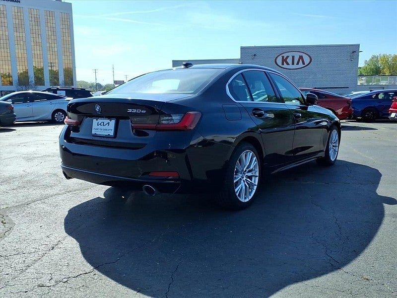 2024 BMW 3 Series 330e