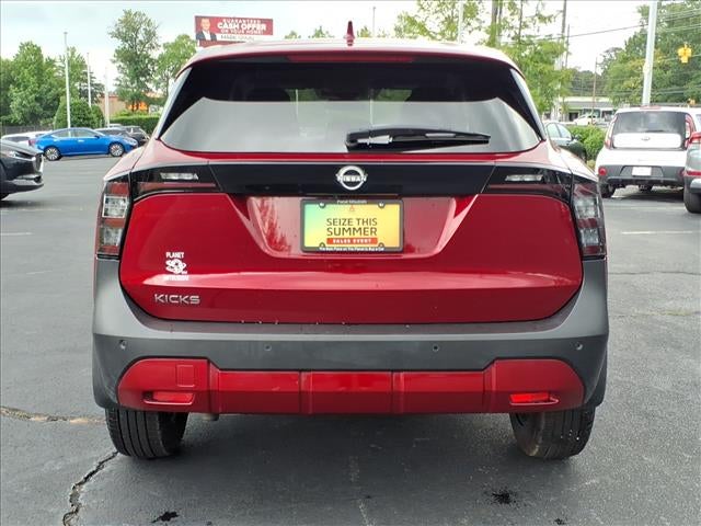 2025 Nissan Kicks SV