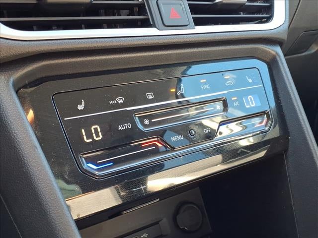 2025 Volkswagen Taos SE