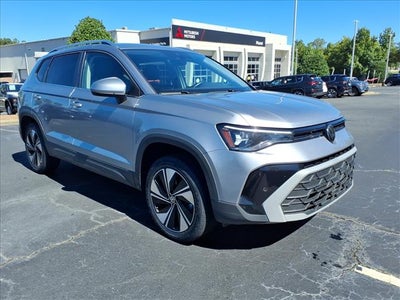 2025 Volkswagen Taos SE