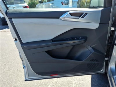 2025 Volkswagen Taos SE